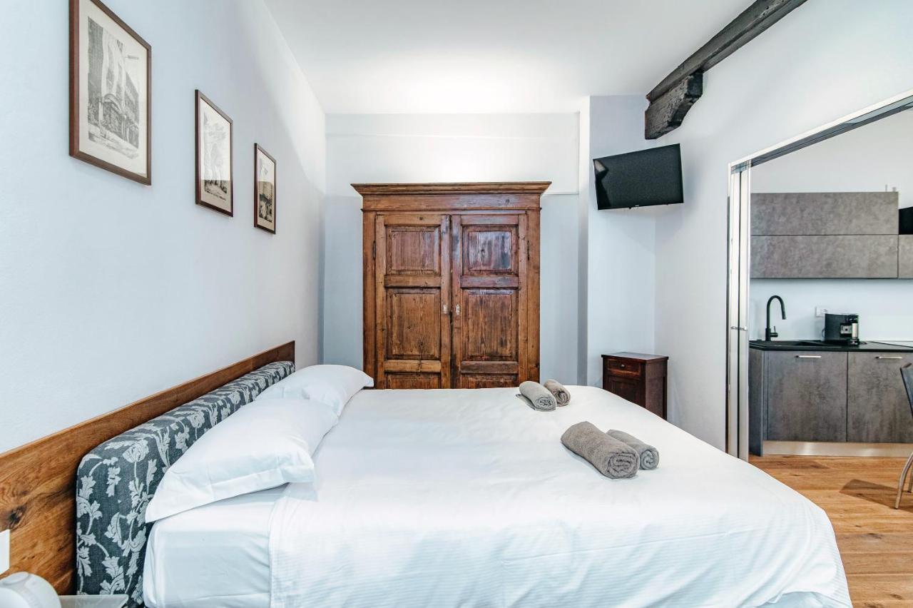 Suite Lo Storico - The House Of Travelers Como Exterior photo