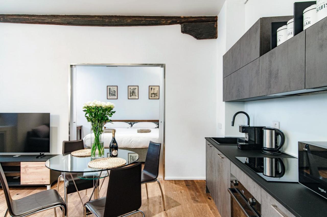 Suite Lo Storico - The House Of Travelers Como Exterior photo