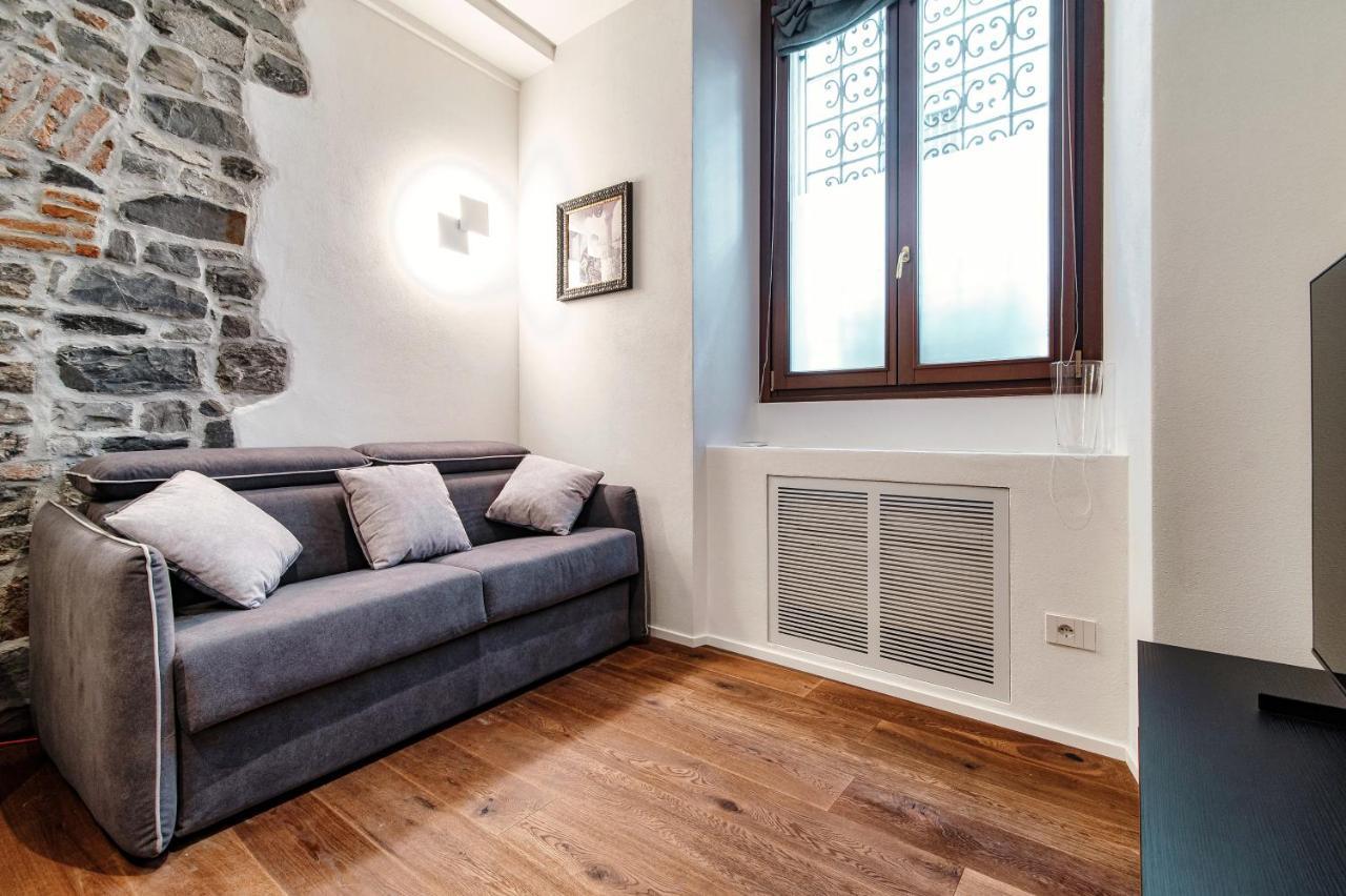 Suite Lo Storico - The House Of Travelers Como Exterior photo